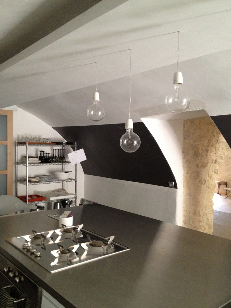 Contemporary kitchen in Nice.