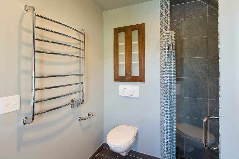 Design ideas for a modern bathroom in Minneapolis.