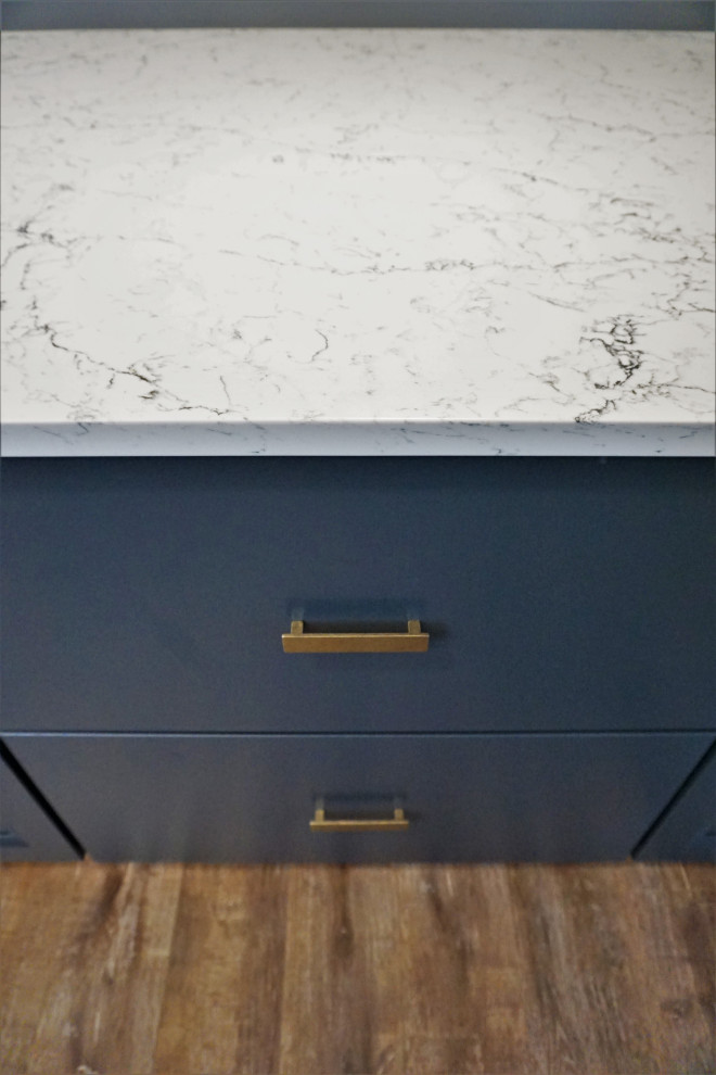 Home design - transitional home design idea in New York