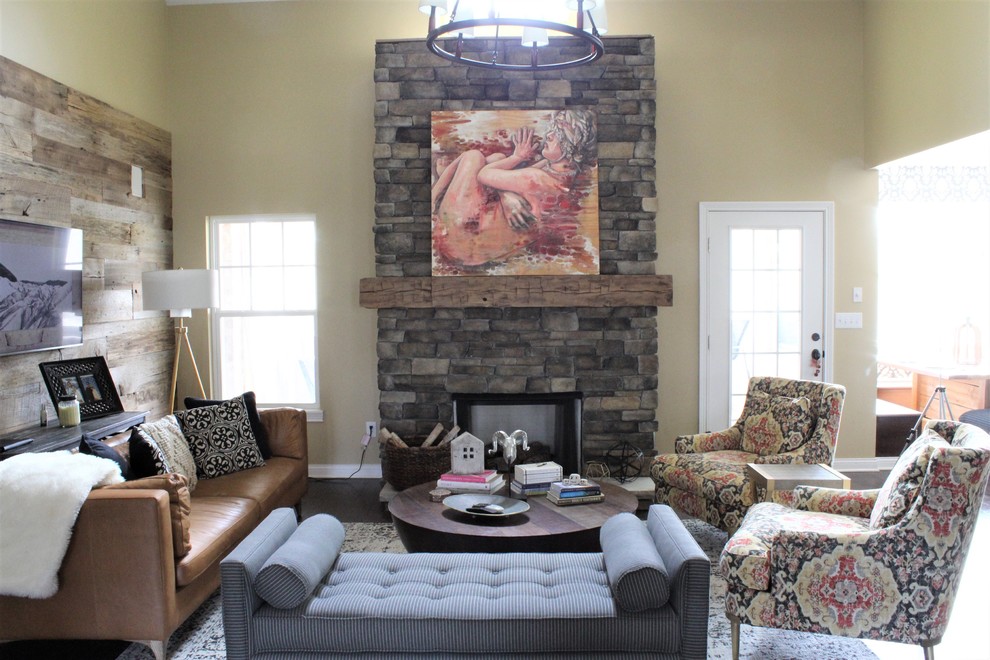 Design ideas for a country family room in Indianapolis.