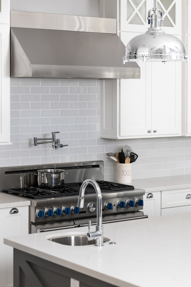Example of a transitional kitchen design in Phoenix