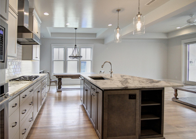 Schloss St Custom Home beach-style-kitchen