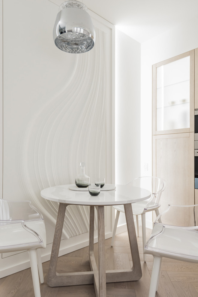 Обеденный стол из массива и кварцевого агломерата