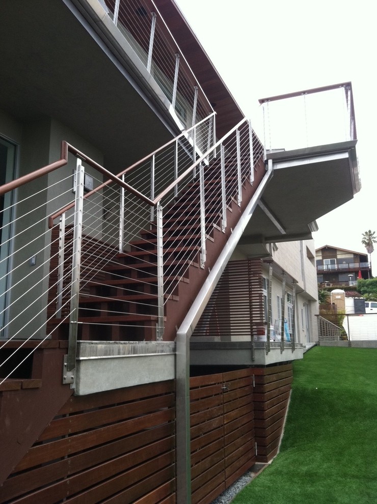 Photo of a contemporary staircase in San Diego.