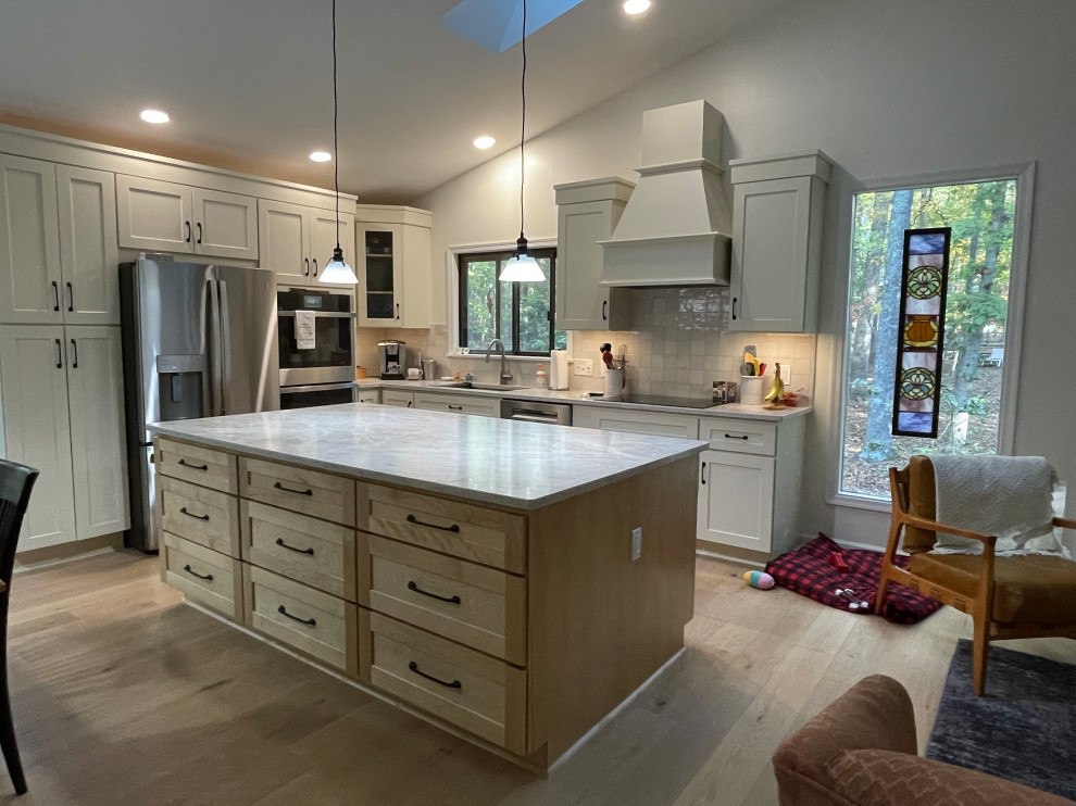 LAKE MONTICELLO KITCHEN REMODEL