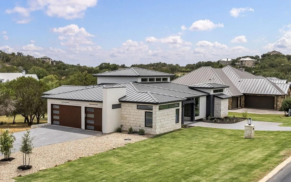 Hill Country Golf Course Contemporary