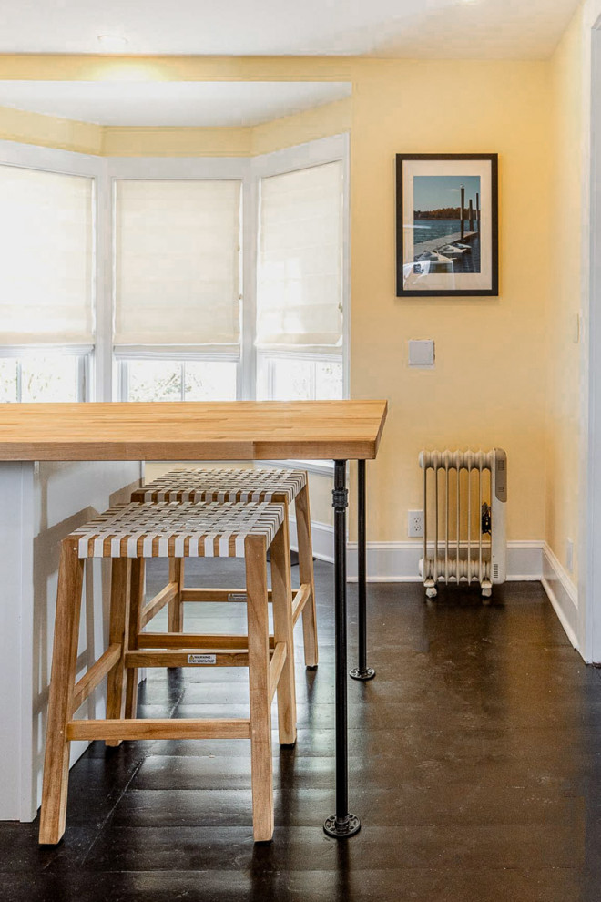 Kitchen - transitional kitchen idea in Boston