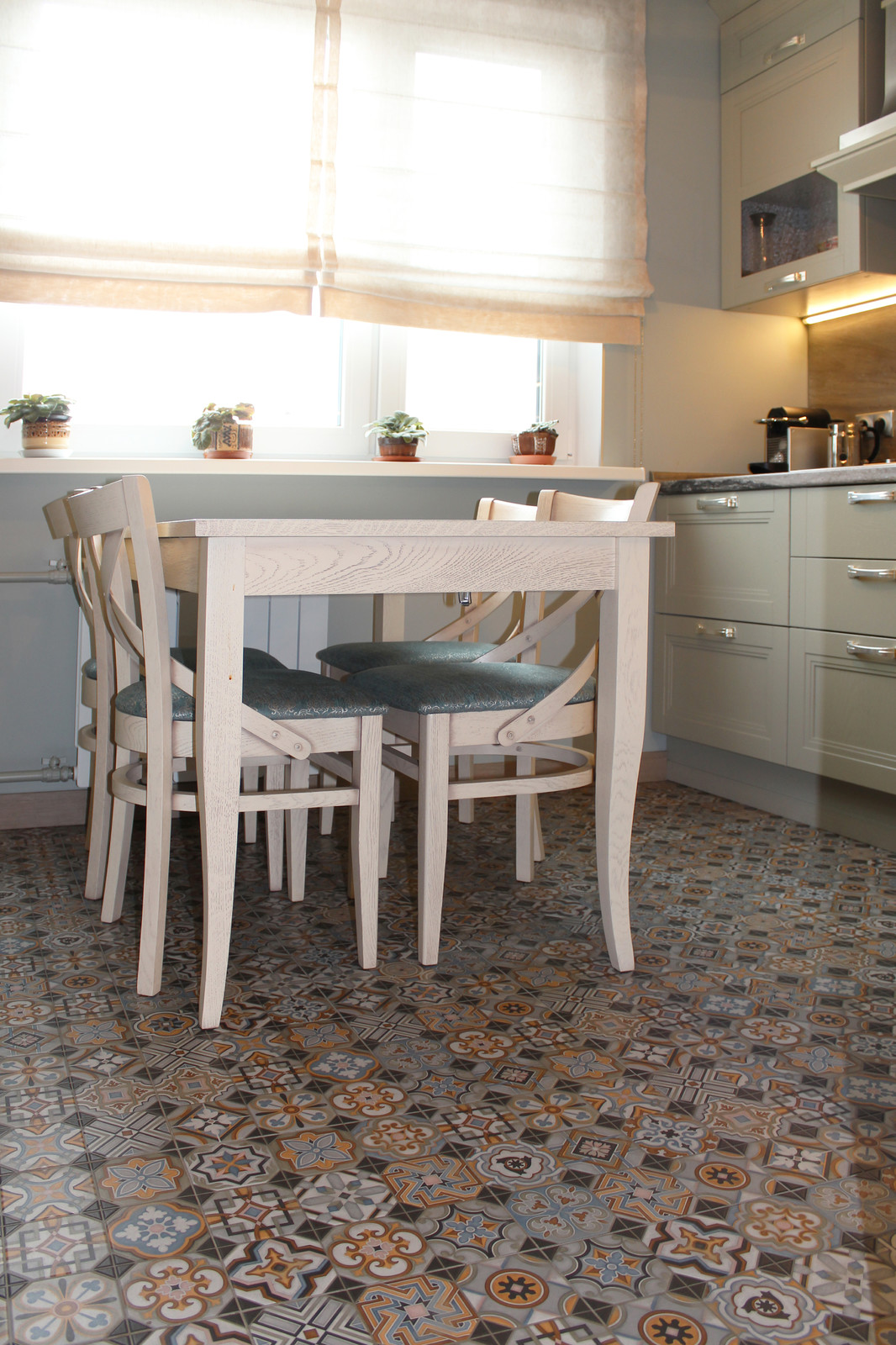 Светлая квартира с цветным настроением