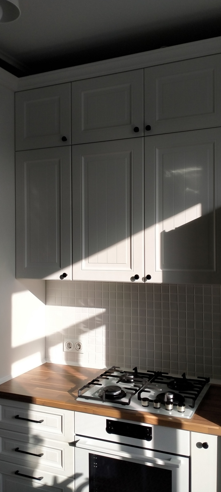 Светлая кухня в Сталинке