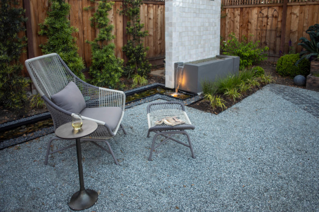 West Coast English Retreat contemporary-patio