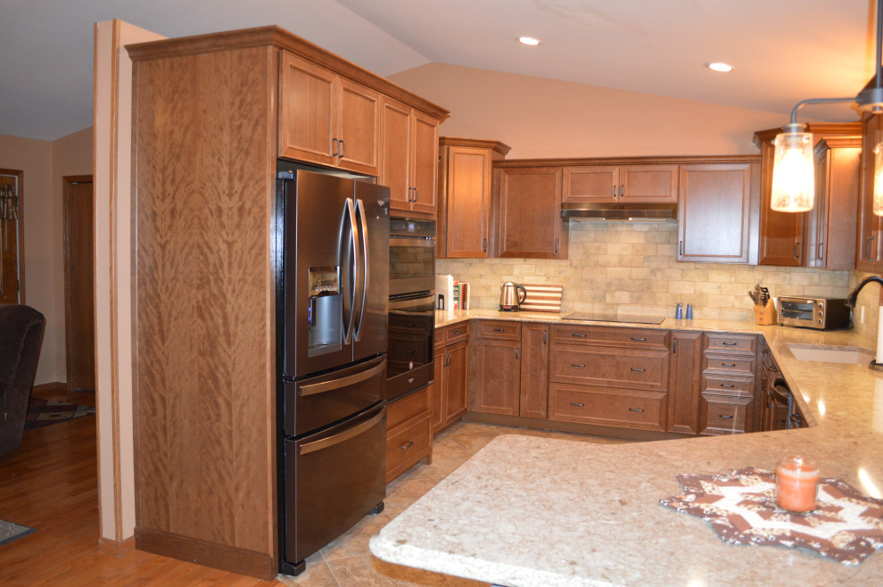 Kitchen - transitional kitchen idea