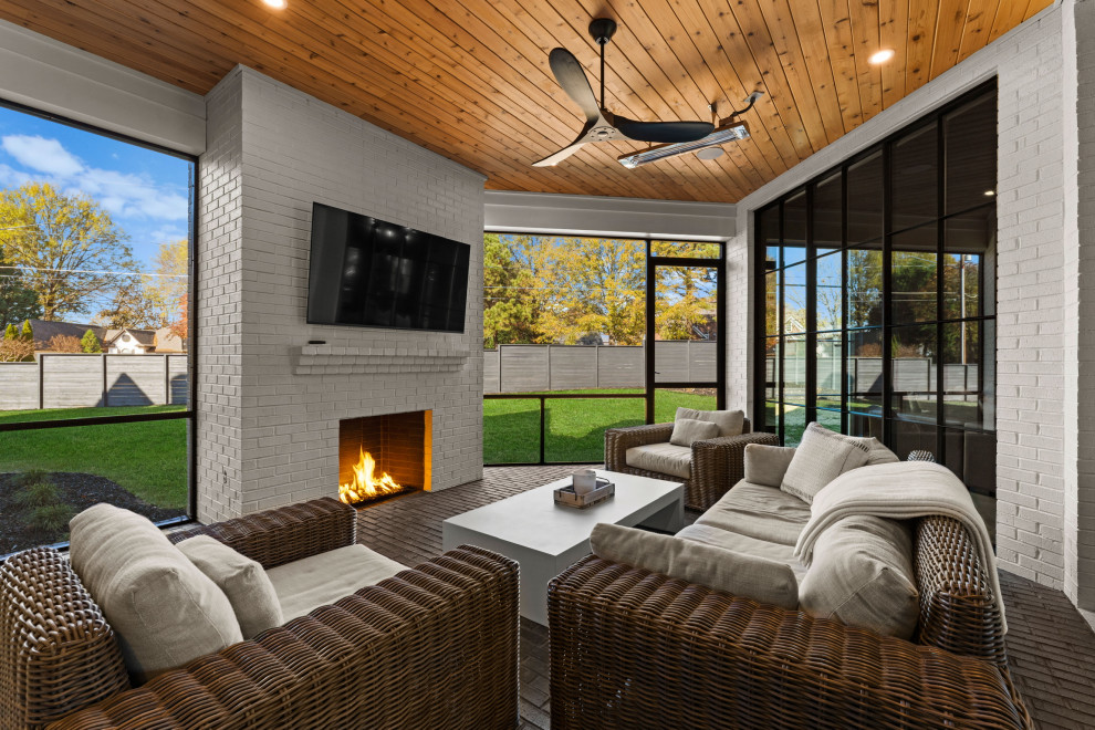 Transitional home design photo in Charlotte