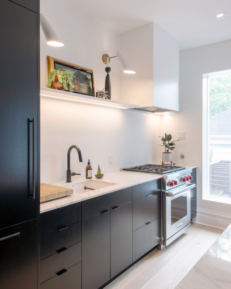 Home design - transitional home design idea in Ottawa