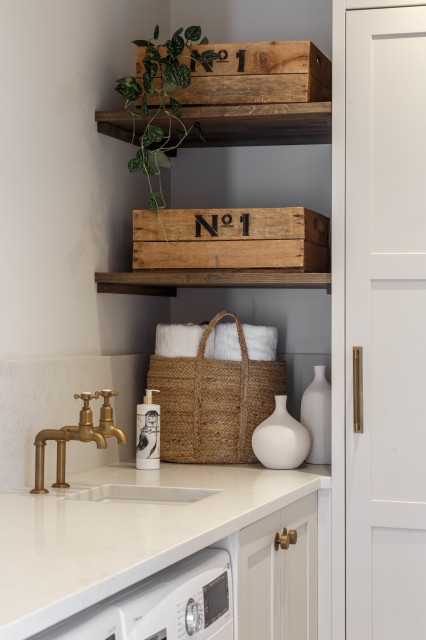 Modern Rustic Barn Conversion rustikt-bryggers