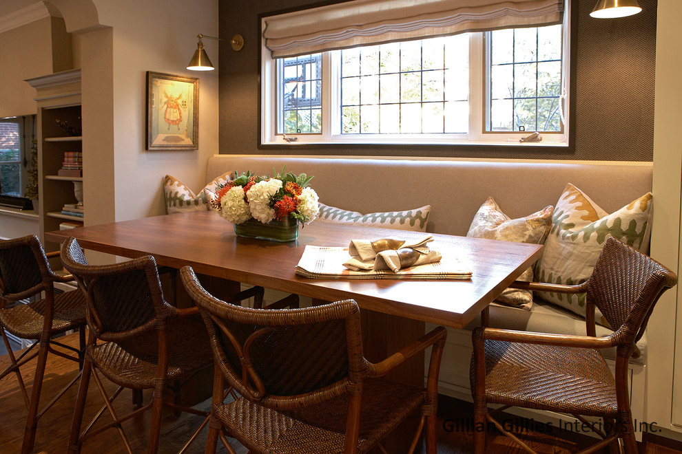 Inspiration for a mid-sized transitional kitchen remodel in Toronto
