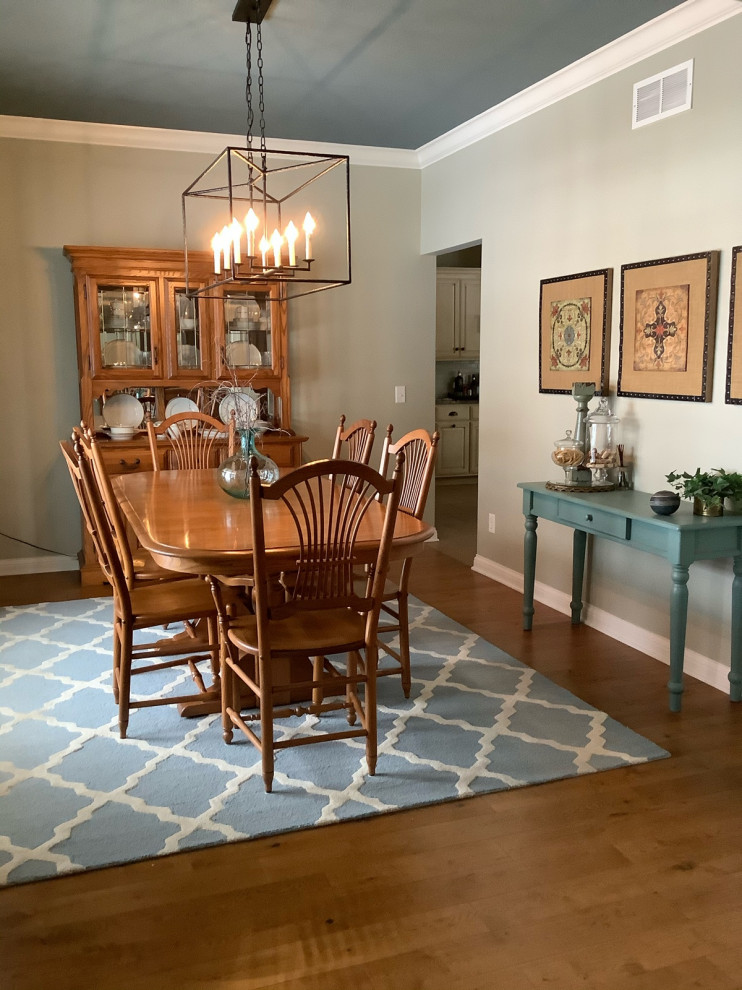 Paint/ refinish dining set?