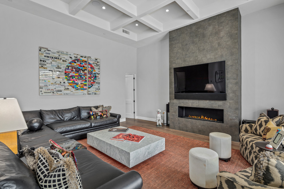 Transitional home design photo in Phoenix