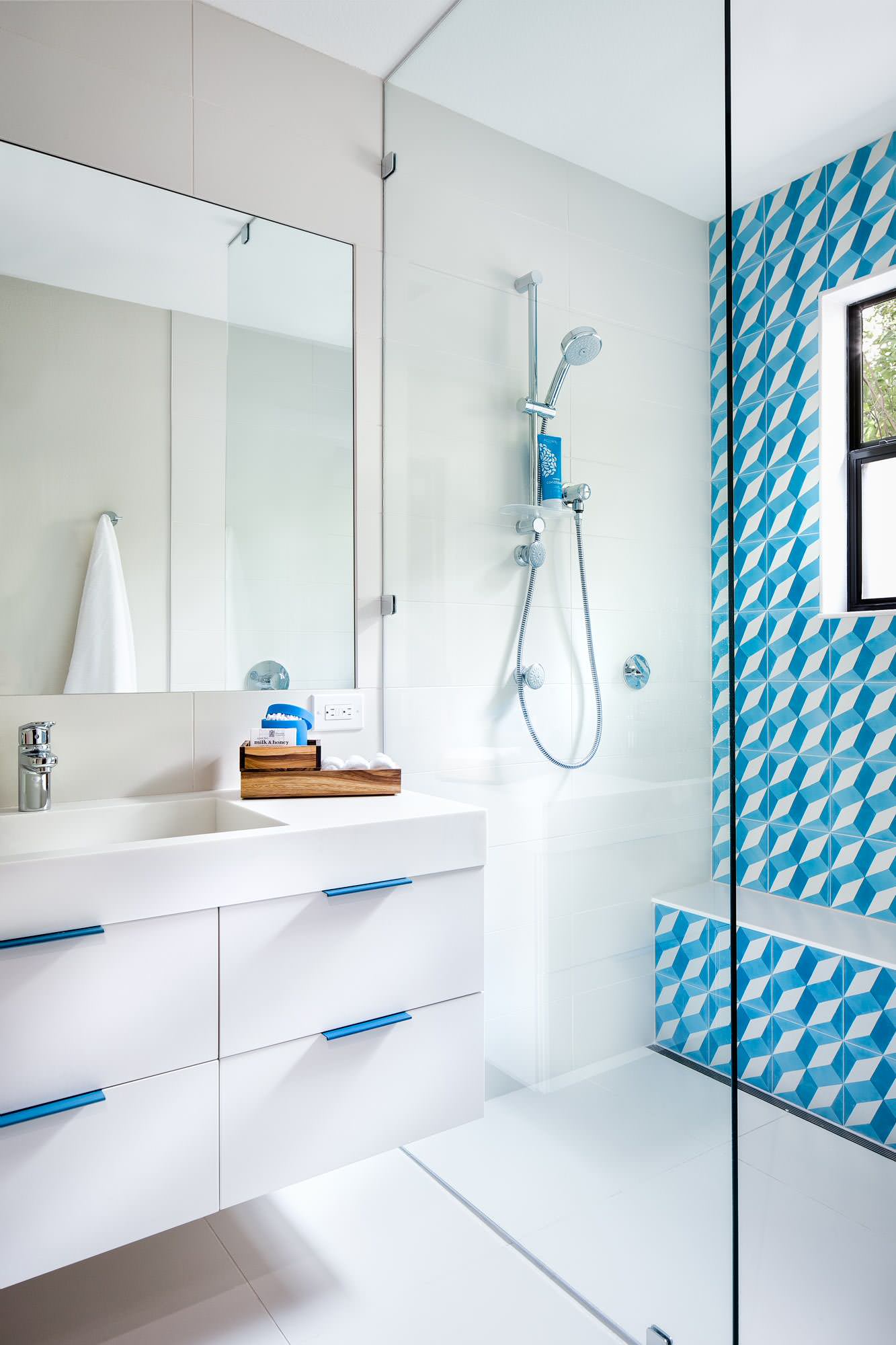 Cool Colors, Fab Finishes | Bathroom Remodeling in Atlanta, image size:1333x2000