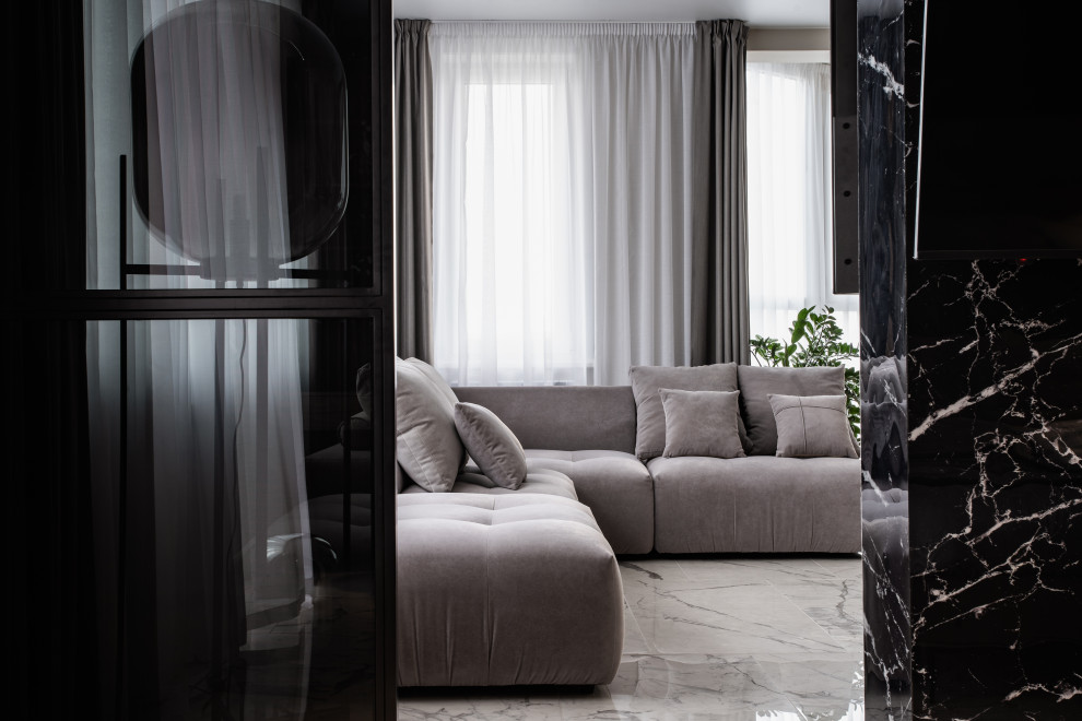 №6. ЖК на Декабрьских событий.