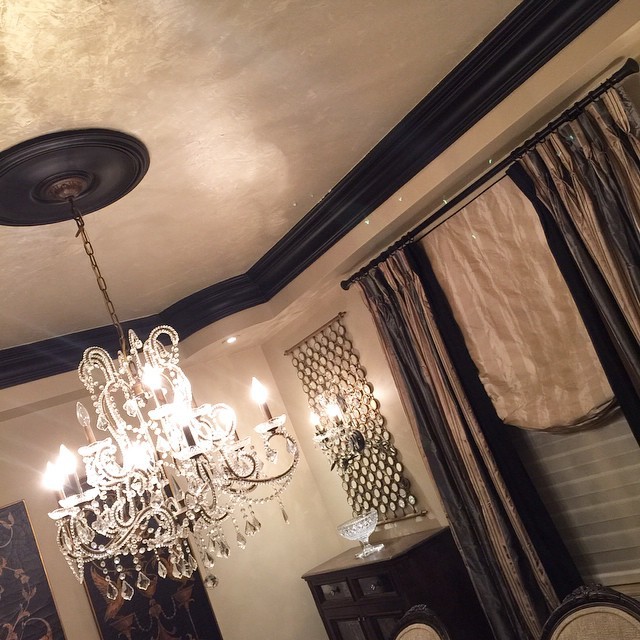 Home design - transitional home design idea in Toronto