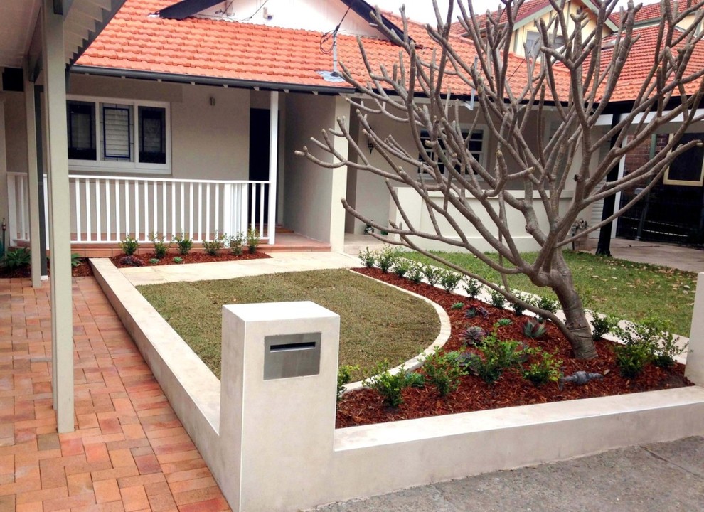 This is an example of a modern front yard garden in Sydney.