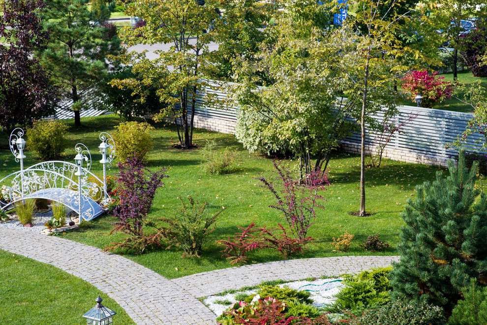 Сад на Пятницком шоссе.  Дизайнер Лариса Юрова