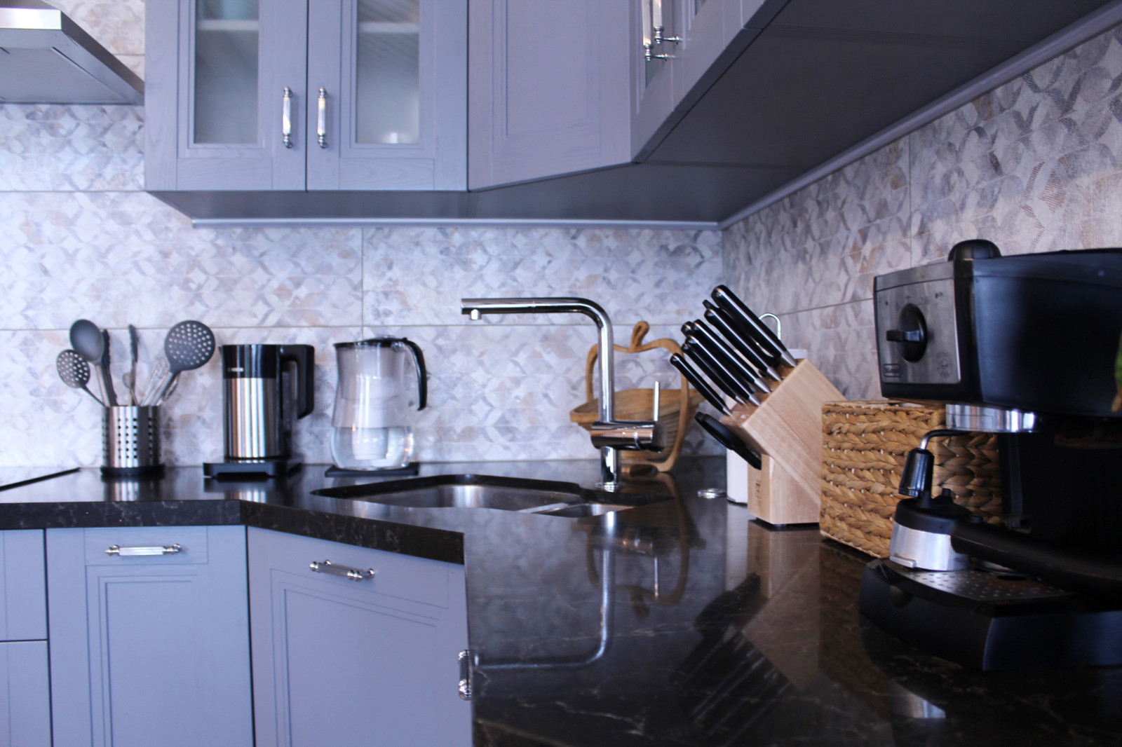 Дом из бруса в стиле шале.