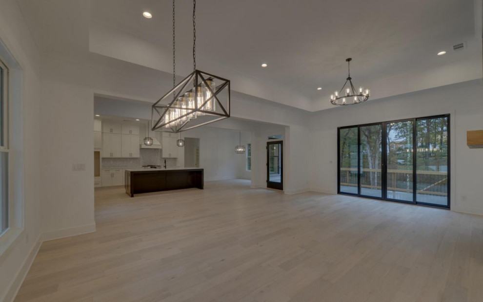 Home design - transitional home design idea in Atlanta