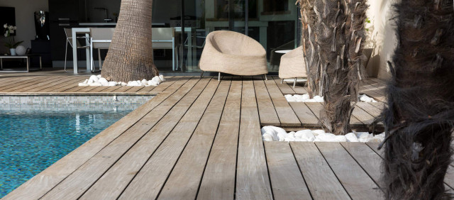 Plage piscine &agrave; Carry le Rouet contemporary-deck