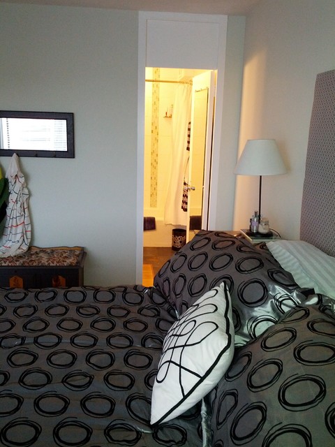 Riverfront Condo klassisch-modern-schlafzimmer