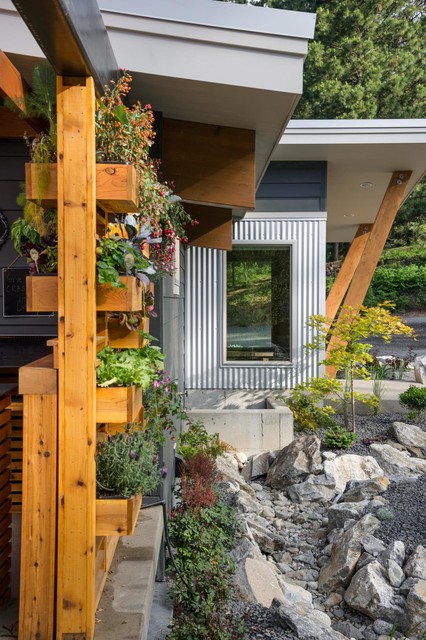 Diy Network 2015 Blog Cabin Industrial Landscape Seattle