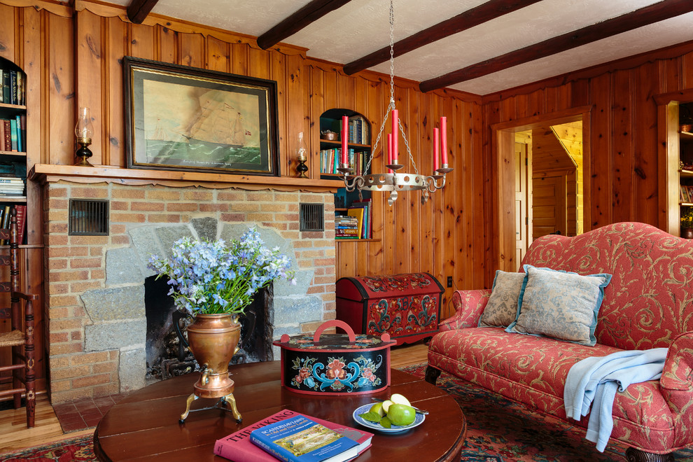Inspiration for a farmhouse home design remodel in Milwaukee