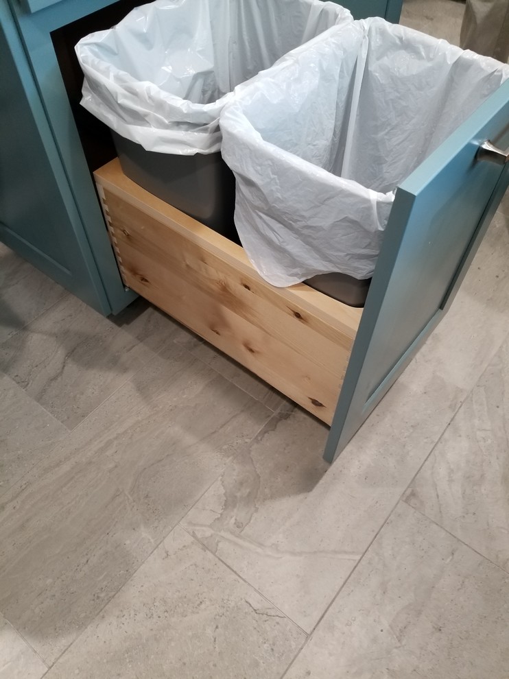 David Reff Kitchen- Diamond Cabinets