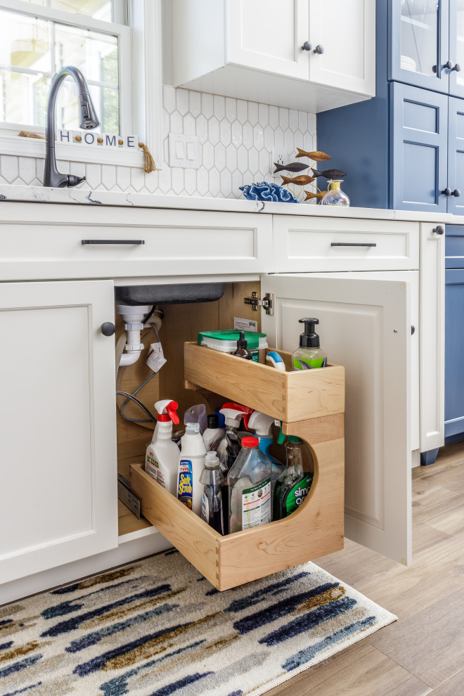 Laundry room - transitional laundry room idea
