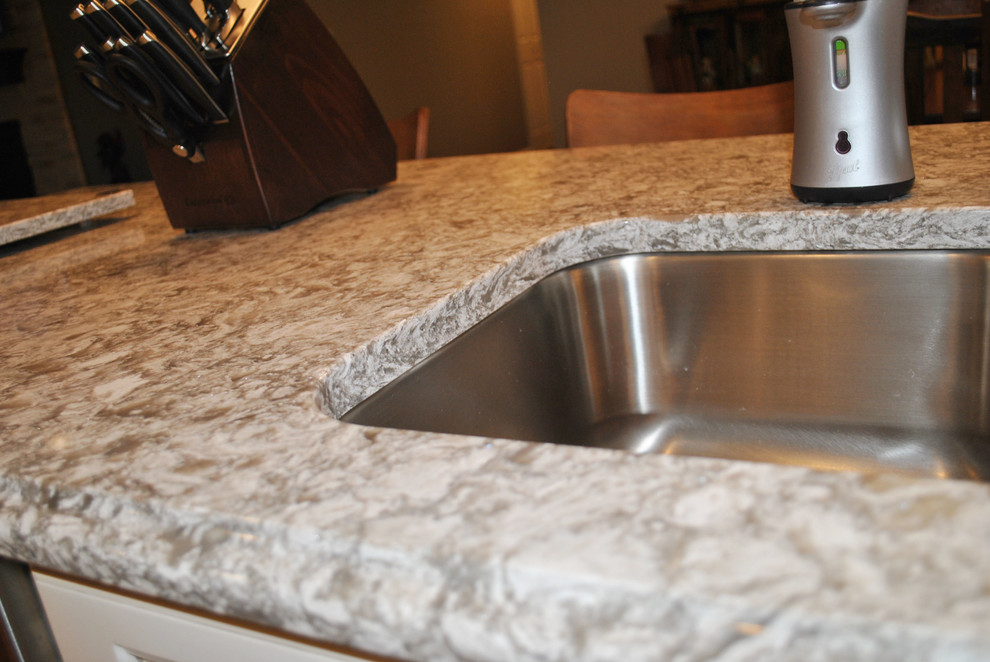 Inspiration for a transitional kitchen remodel in St Louis