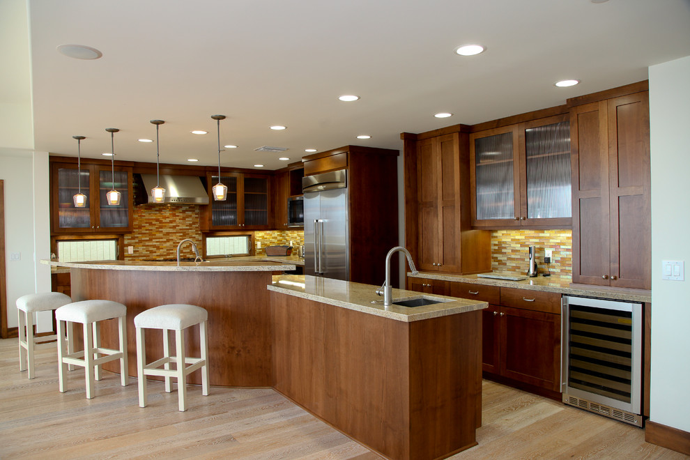 Inspiration for a transitional kitchen in Los Angeles.
