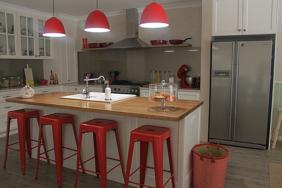 This is an example of a traditional kitchen in Perth.