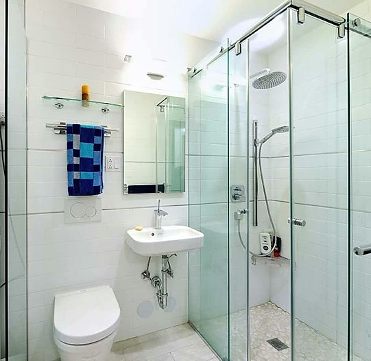 Bathroom - bathroom idea in New York