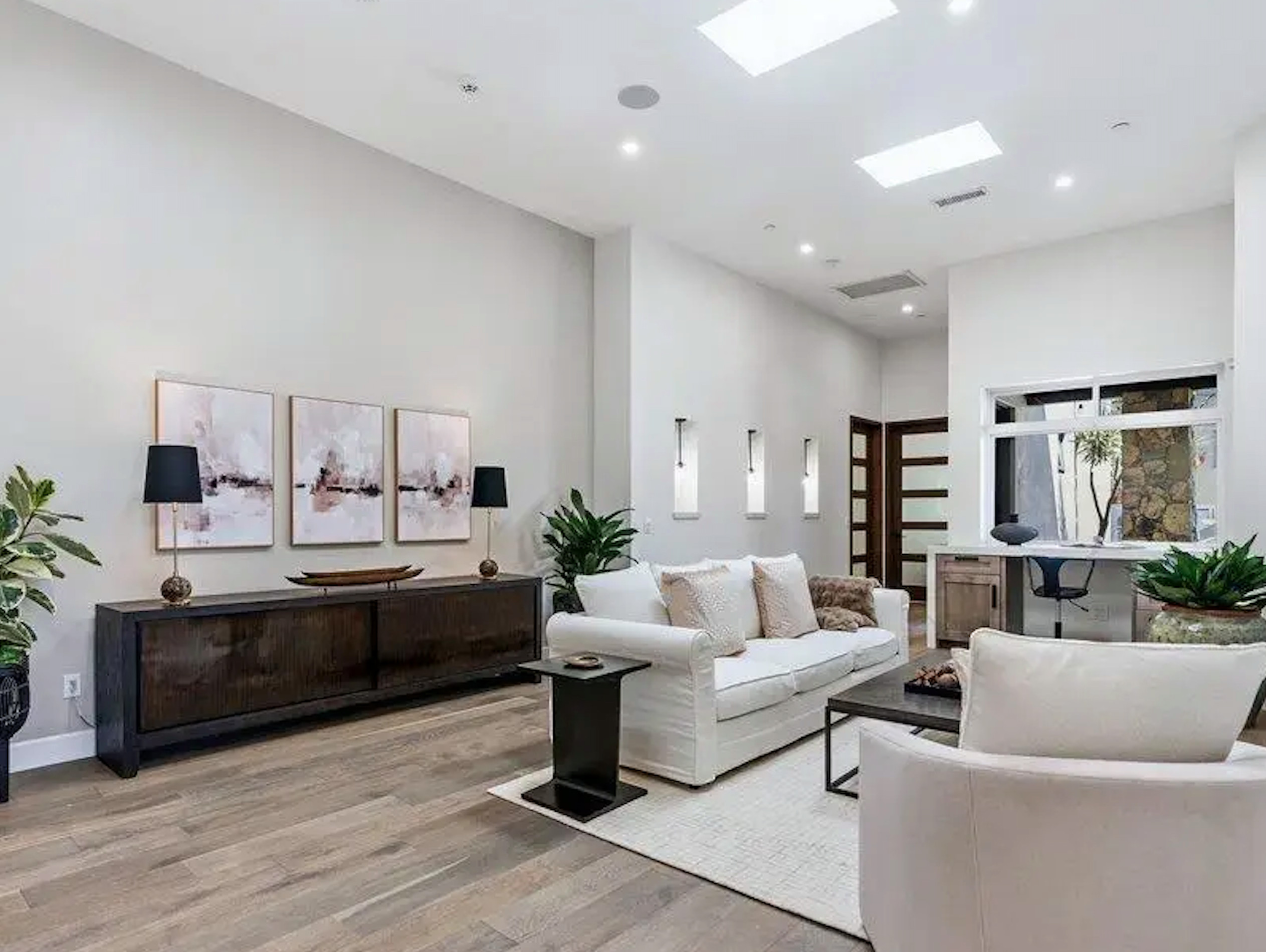 Encinitas CA luxury home staging