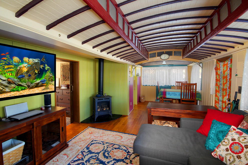 Example of an eclectic living room design in San Francisco