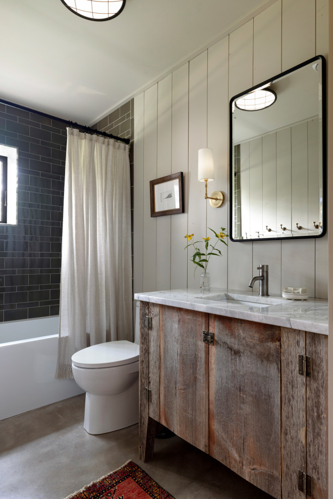 Mountain style green tile and ceramic tile concrete floor, single-sink and shiplap wall alcove bathtub photo in Minneapolis with furniture-like cabinets, red cabinets, a one-piece toilet, gray walls, an undermount sink, quartzite countertops, white countertops and a freestanding vanity