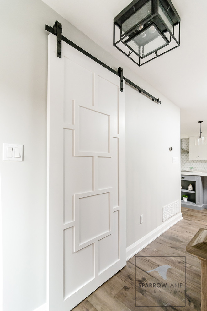 Inspiration for a transitional kitchen remodel in Toronto