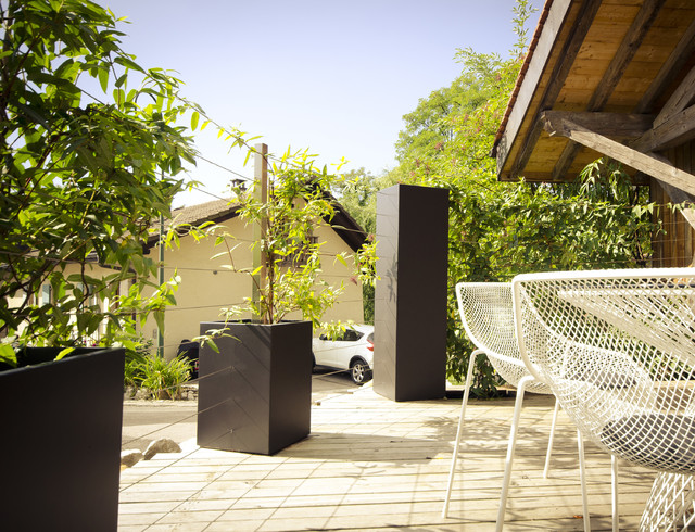 La décoration extérieure s'invite dans le jardin et la terrasse - Espace  Ombrage
