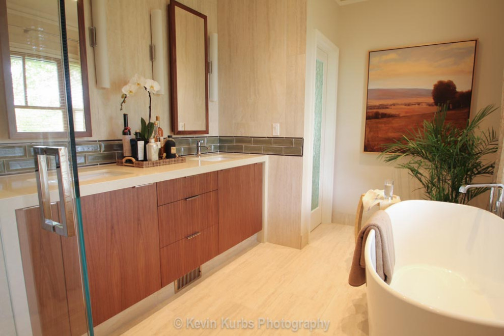 Example of a transitional bathroom design in Seattle