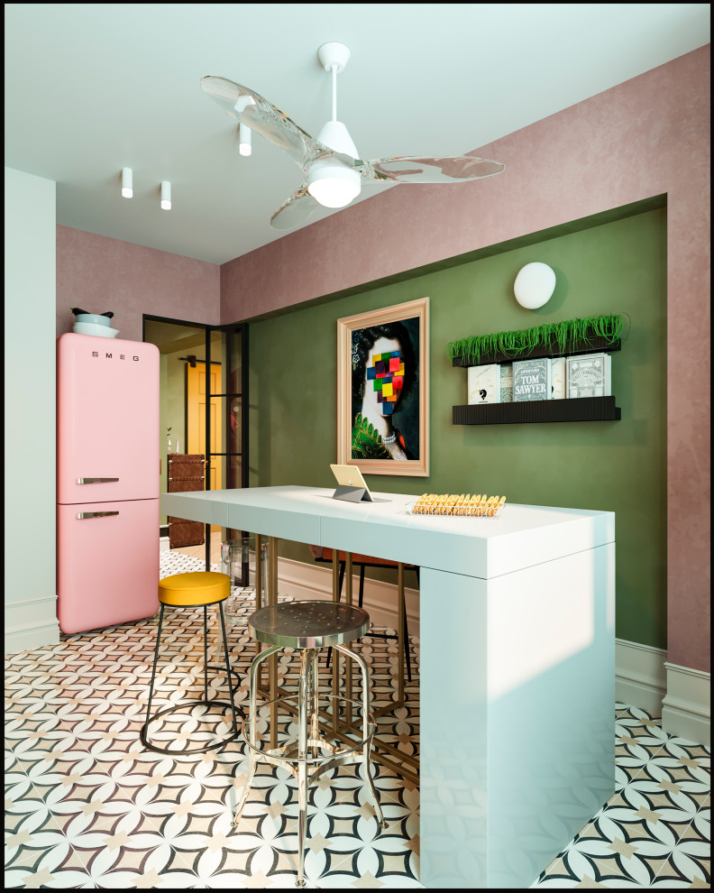 Эклектичный проект квартиры с огромной гардеробной с окном