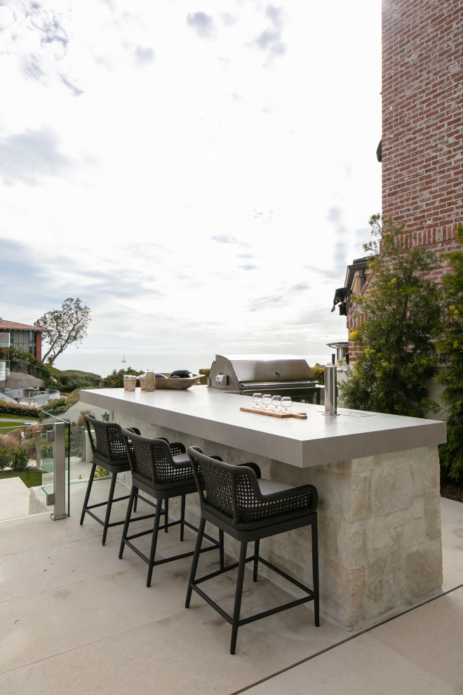 Transitional home design photo in Orange County