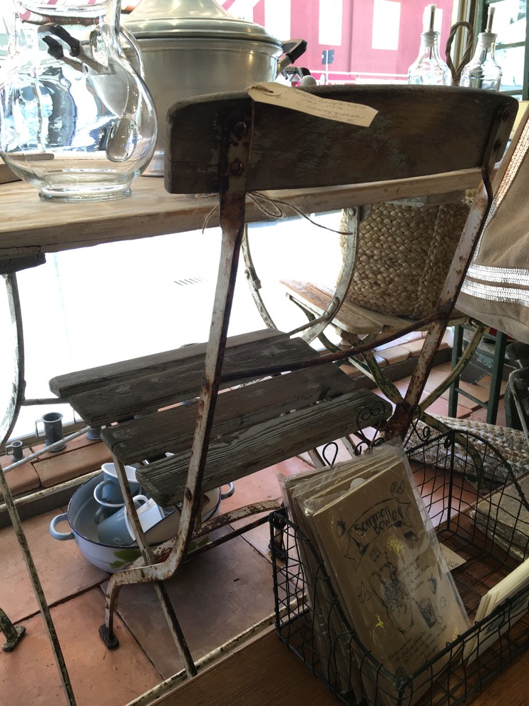 Großer Landhausstil Patio im Innenhof mit Natursteinplatten in München