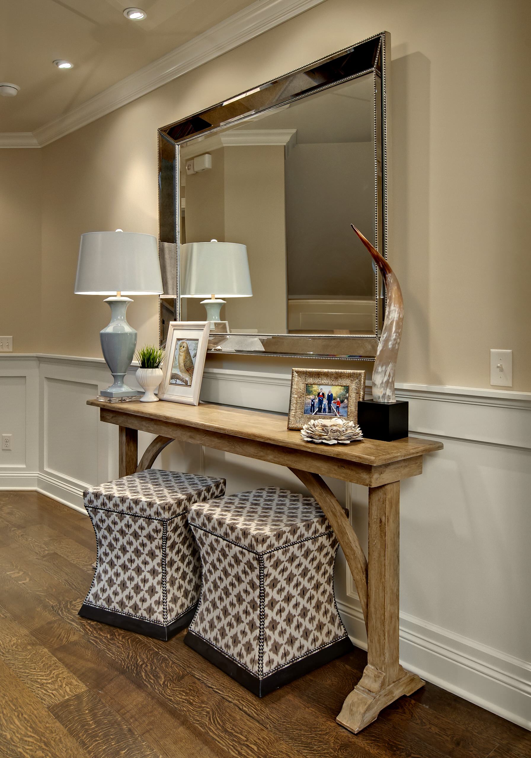 sofa table with stools