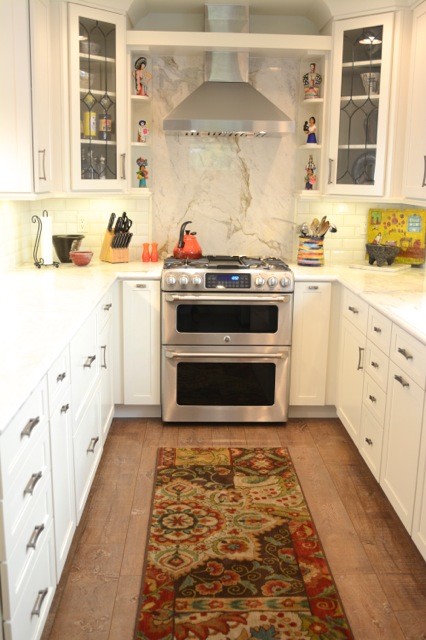 Inspiration for a transitional kitchen remodel in Los Angeles