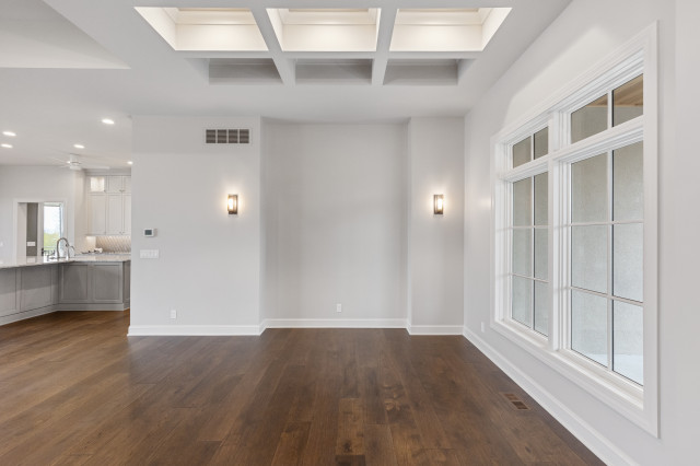 Transitional Custom Villa classique-chic-salle-a-manger